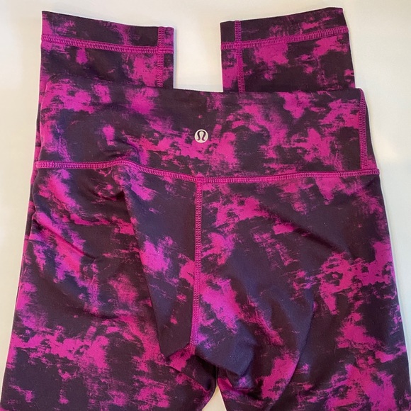 Lululemon Wunder Under Crop - Picture 6 of 10